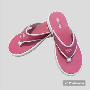 EUC Speedo flip flops.